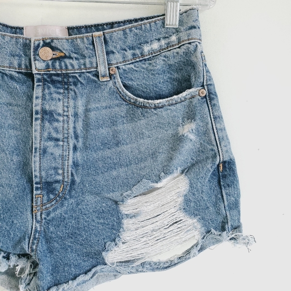 Revice Size 29 Light Wash Distressed Cut Off Denim Light Blue Short Shorts - Picture 2 of 7
